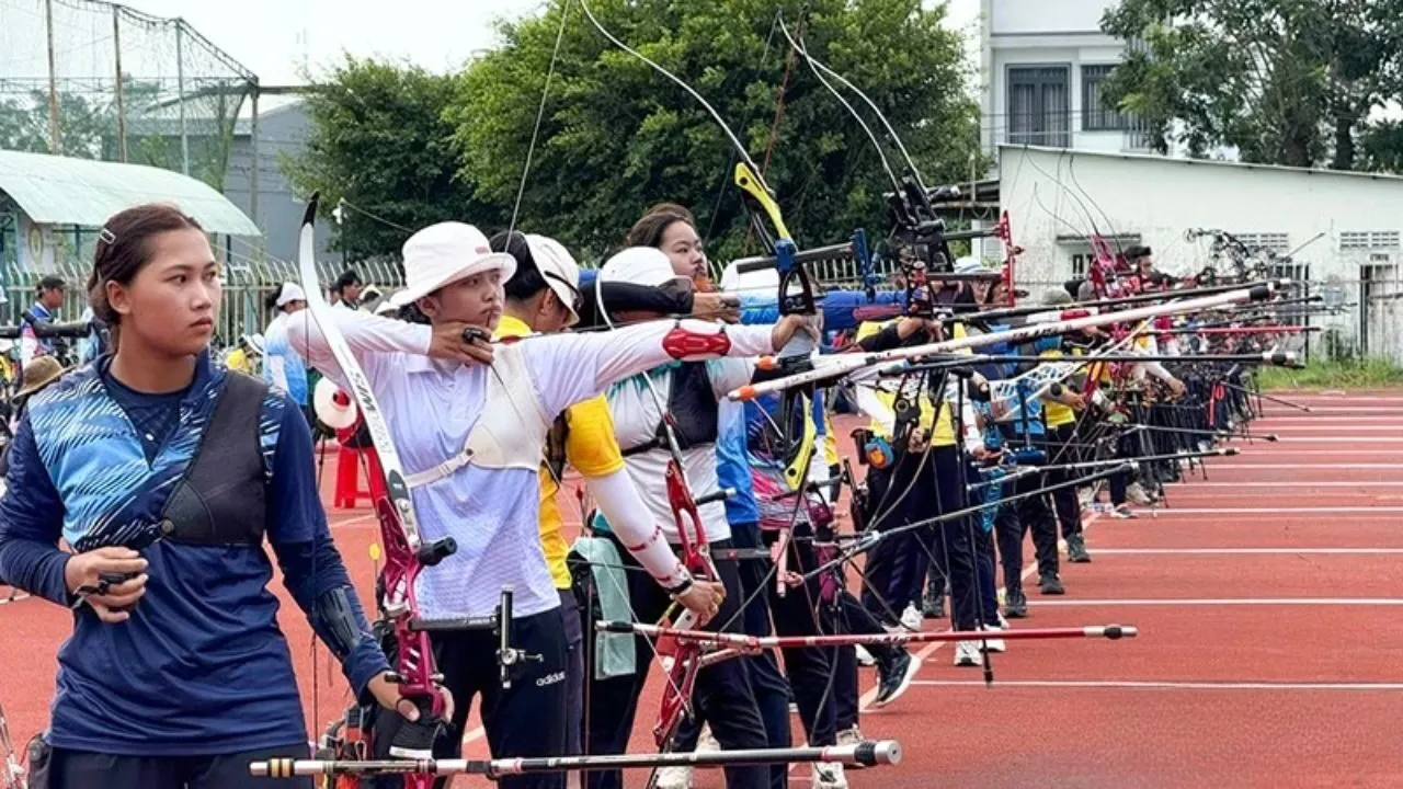 cung tên bắn được bao xa