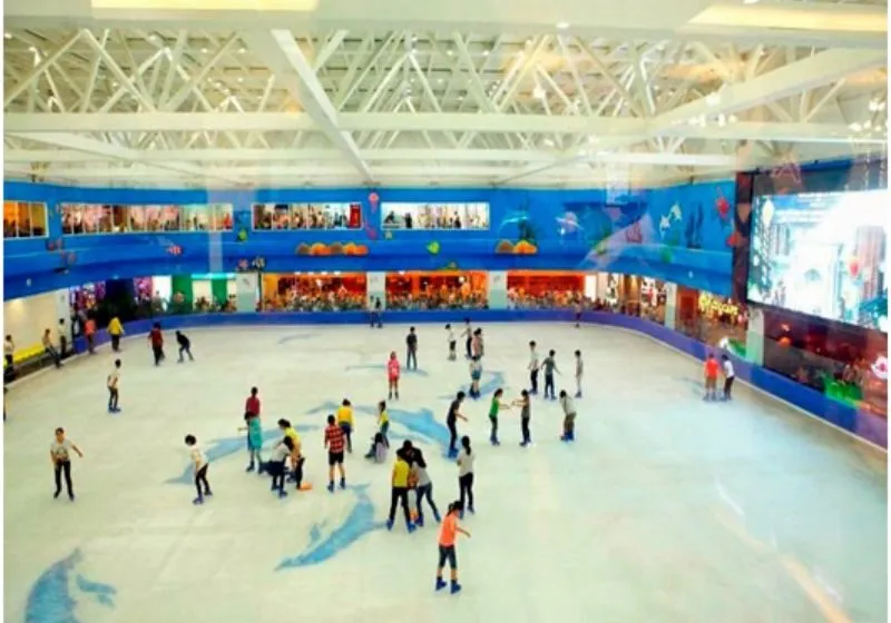 Khu trượt băng ở Hà Nội Vincom Ice Rink Times City