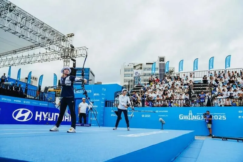 Kang Chaeyoung tỏa sáng rực rỡ